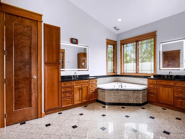 $999,999 | 4218 Florence Avenue, Downers Grove, IL 60515