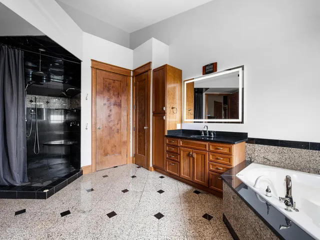 $999,999 | 4218 Florence Avenue, Downers Grove, IL 60515