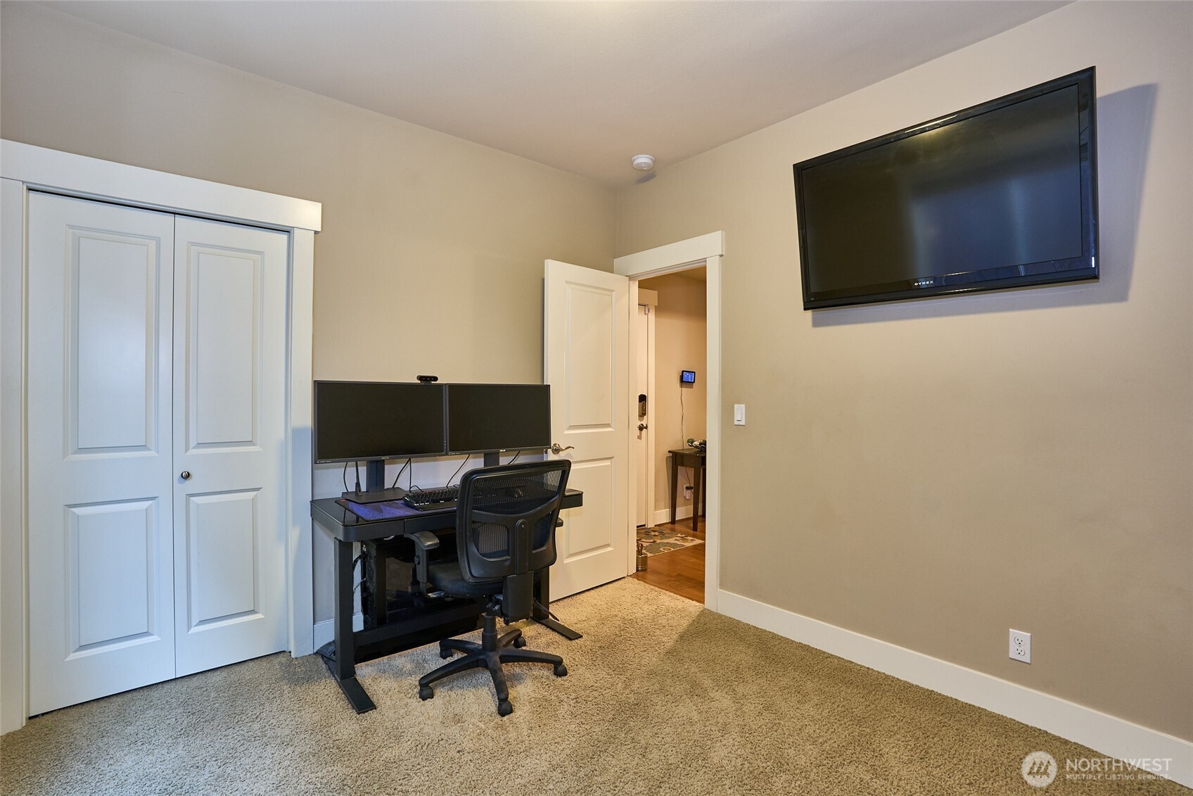 5508 Northeast 7th Place Renton, WA 98059 - Photo 11 of 29