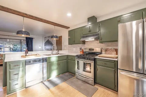$775,000 | 170 North Eureka Drive, Big Bear Lake, CA 92315