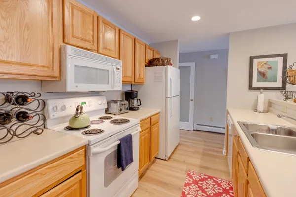 $529,000 | 5 Whiteoak Lane, Unit 8, Lincoln, NH 03251