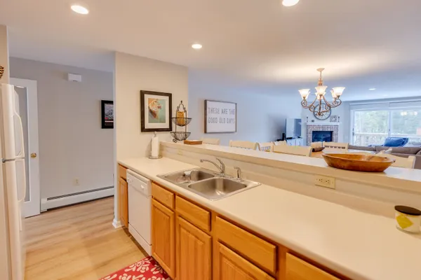 $529,000 | 5 Whiteoak Lane, Unit 8, Lincoln, NH 03251