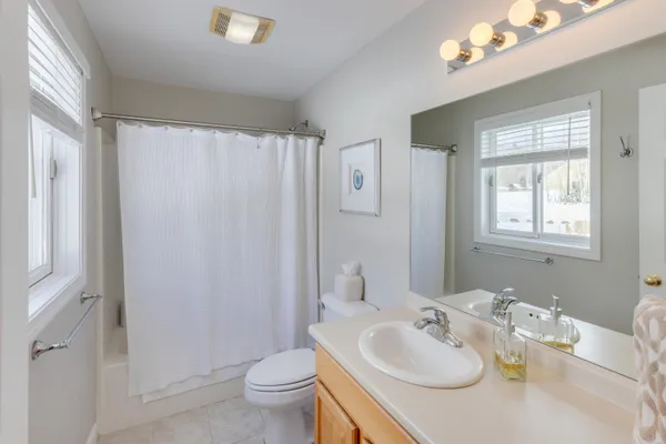 $529,000 | 5 Whiteoak Lane, Unit 8, Lincoln, NH 03251
