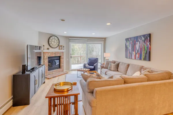 $529,000 | 5 Whiteoak Lane, Unit 8, Lincoln, NH 03251