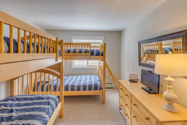 $529,000 | 5 Whiteoak Lane, Unit 8, Lincoln, NH 03251