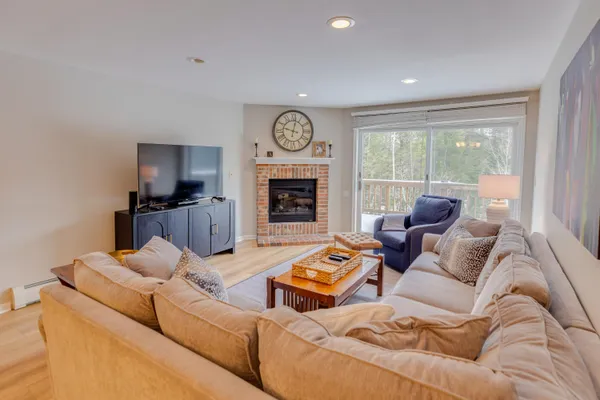 $529,000 | 5 Whiteoak Lane, Unit 8, Lincoln, NH 03251