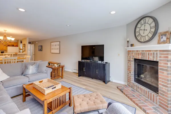 $529,000 | 5 Whiteoak Lane, Unit 8, Lincoln, NH 03251