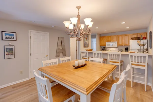 $529,000 | 5 Whiteoak Lane, Unit 8, Lincoln, NH 03251