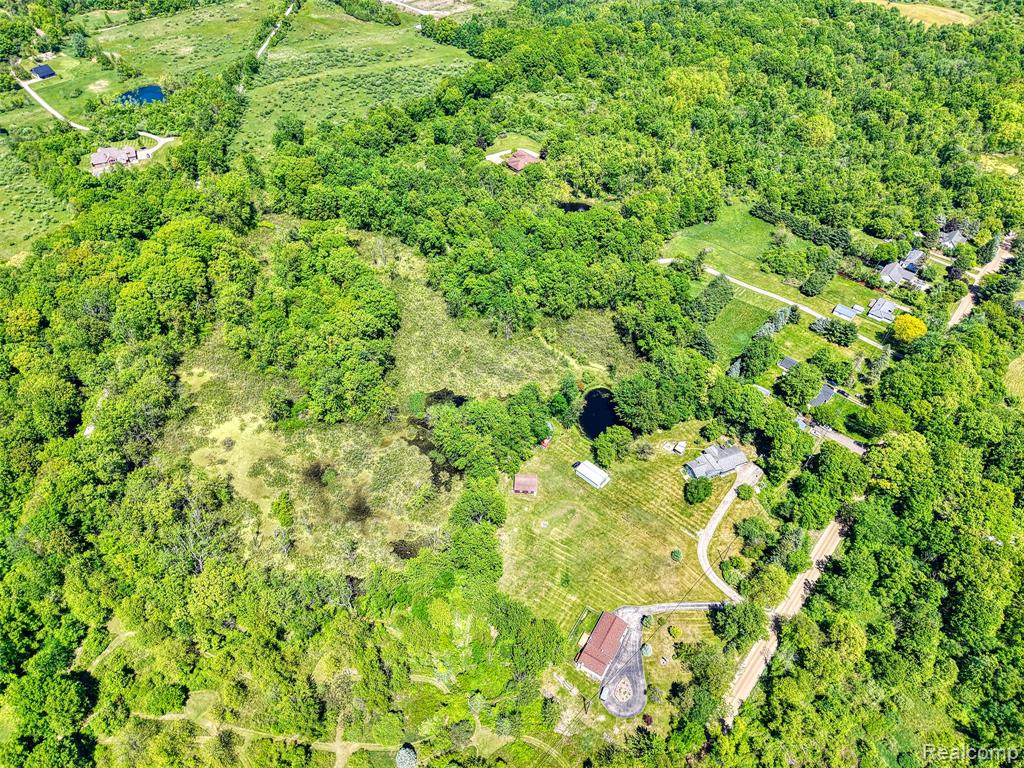940 Rowland Road Leonard, MI 48367 - Photo 9 of 59