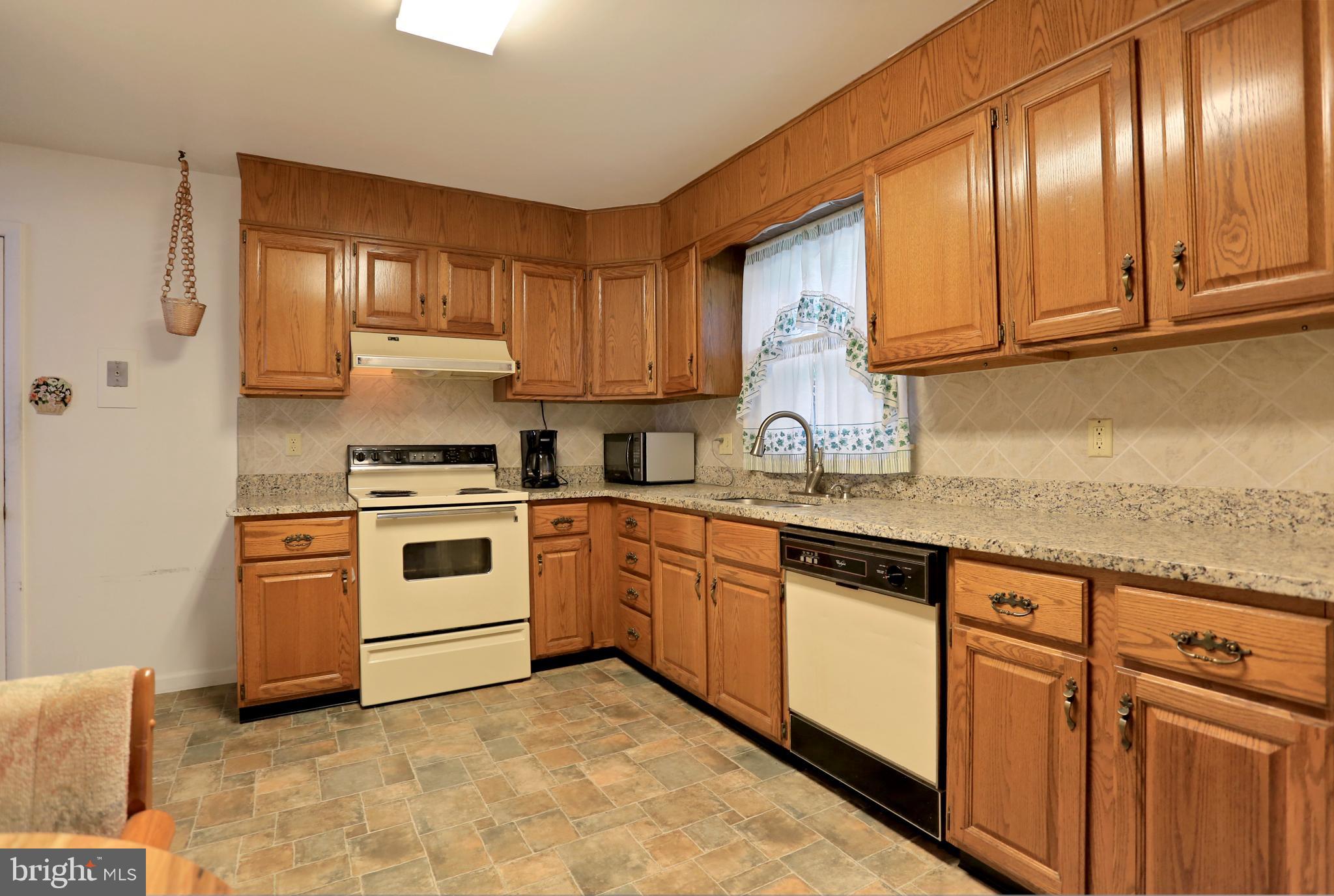 2495 Grandview Road Hanover, PA 17331 - Photo 5 of 26