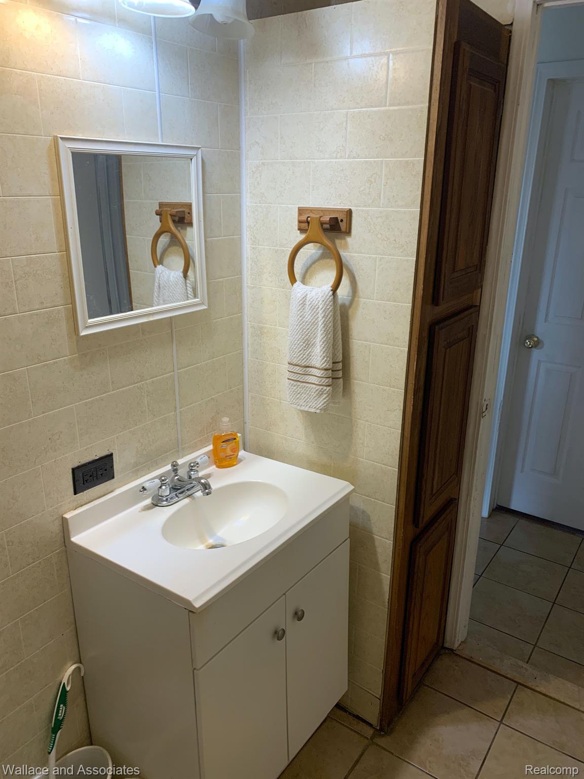 8407 Smiths Creek Road Goodells, MI 48027 - Photo 5 of 26 Bathroom