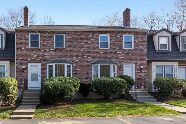 $355,000 | 135 Forrest Street, Unit 10, Plaistow, NH 03865