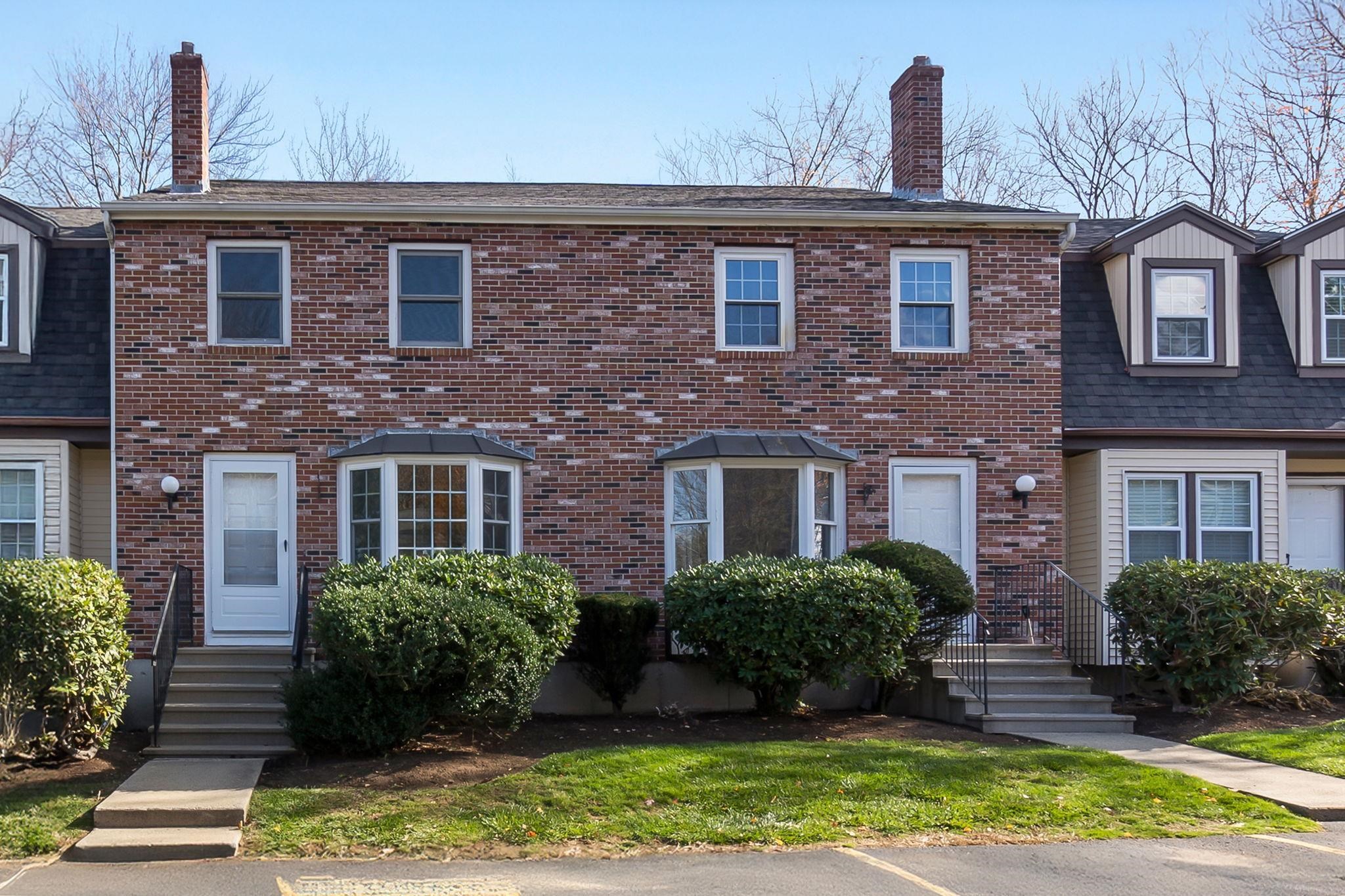 135 Forrest Street, Unit 10 Plaistow, NH 03865 - Photo 1 of 30