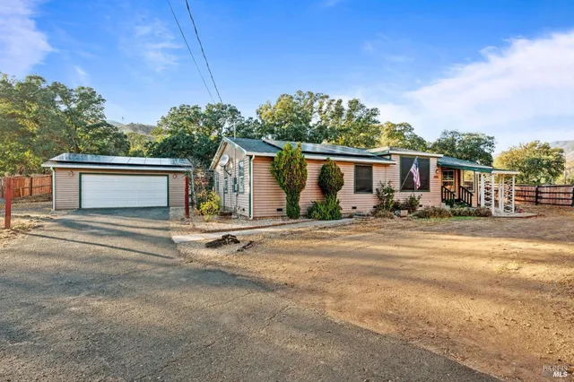 $274,900 | 3007 Shasta Road, Clearlake Oaks, CA 95423