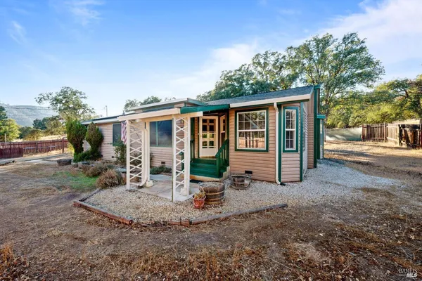$269,900 | 3007 Shasta Road, Clearlake Oaks, CA 95423