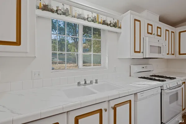$269,900 | 3007 Shasta Road, Clearlake Oaks, CA 95423