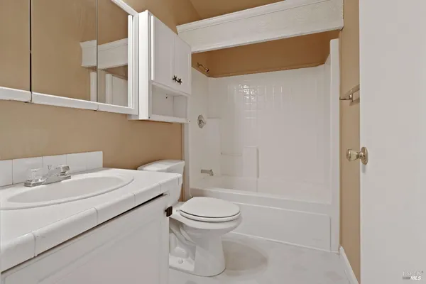 $269,900 | 3007 Shasta Road, Clearlake Oaks, CA 95423