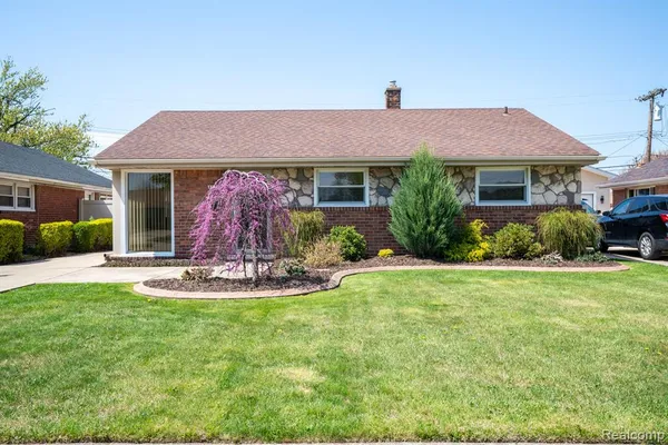 $210,000 | 18580 Marsha Street, Riverview, MI 48193