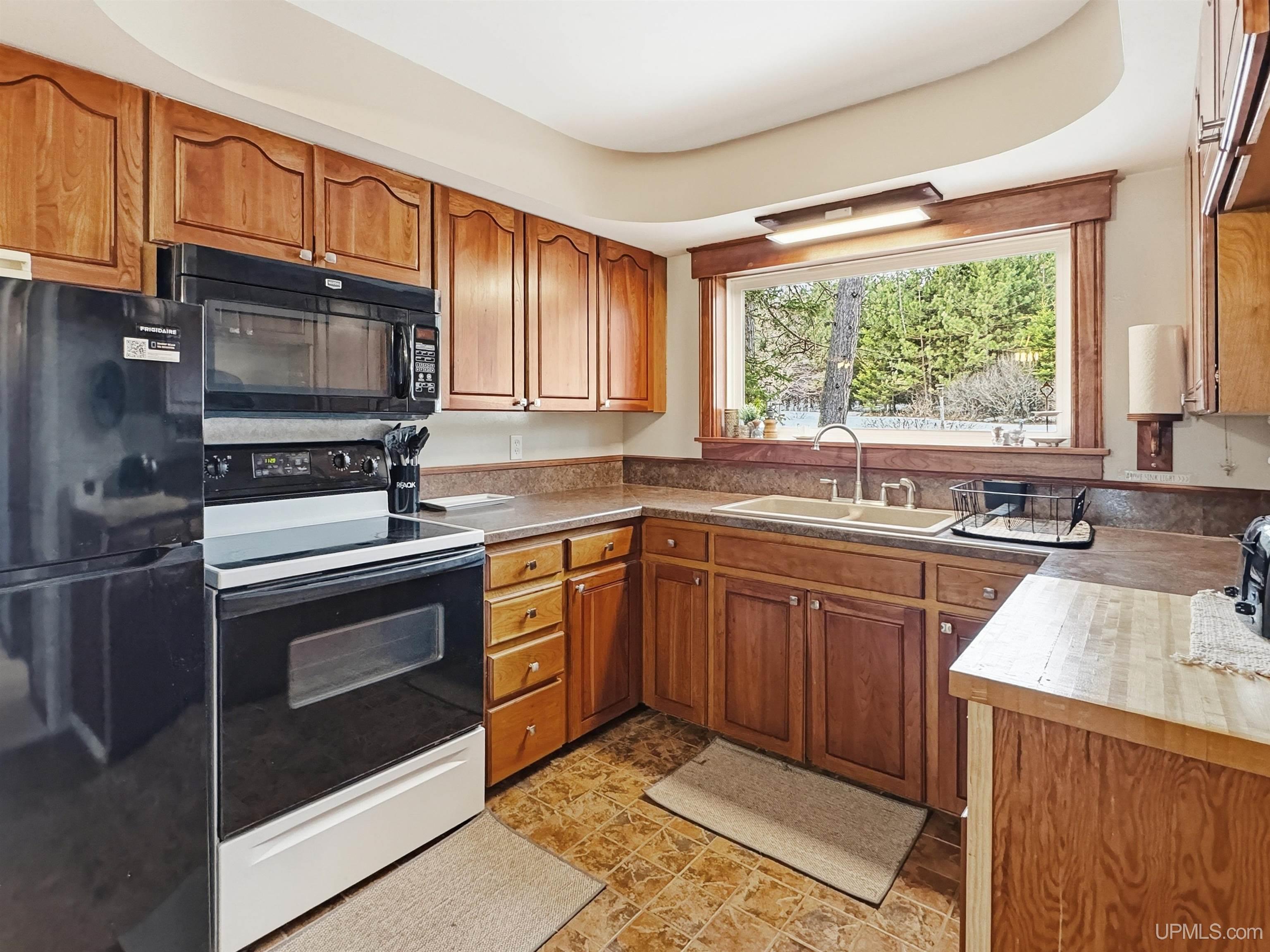 137 Caspian Cutoff Road Iron River, MI 49935 - Photo 4 of 25
