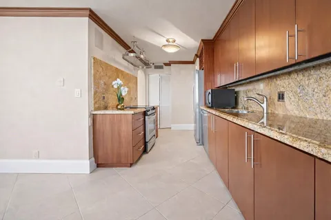 $675,000 | 936 Intracoastal Drive, Unit 19F, Fort Lauderdale, FL 33304
