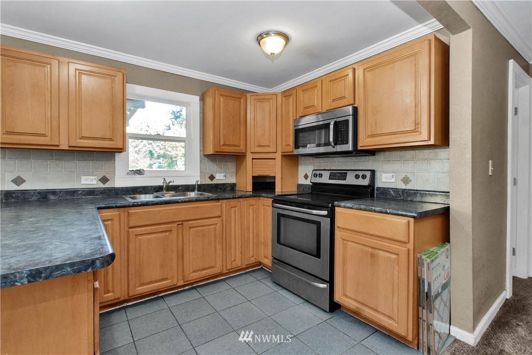 6639 Littlerock Road Southwest Tumwater, WA 98512 - Photo 10 of 34 Gallery Image 10