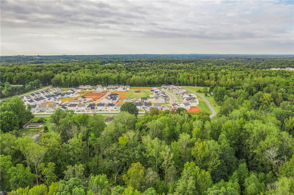 737 Joyce Circle High Point, NC 27265 - Photo 18 of 37 https://triad.mlsmatrix.com/Matrix/MediaManager/ShowImage.aspx?tbl=9&mtid=1&tmui=40975158&mf=P40985679cbf1e5f0-4c5e-48bf-9a3f-6c864f157f44U-1&w=128&h=96&q=99&md=2023-07-19%2014:24:21.853