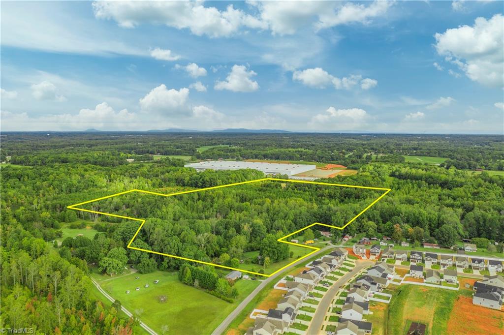 737 Joyce Circle High Point, NC 27265 - Photo 2 of 37