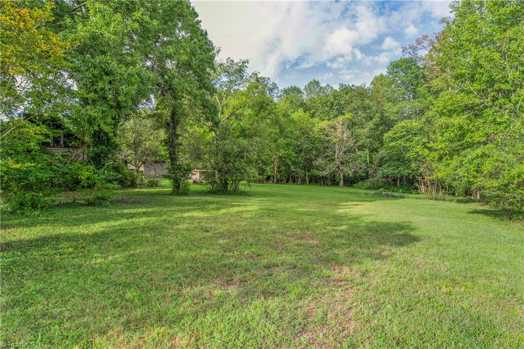 737 Joyce Circle High Point, NC 27265 - Photo 4 of 37