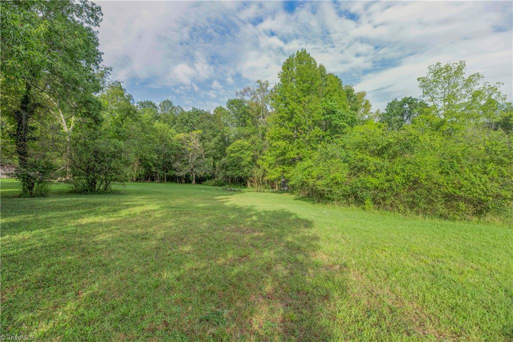 737 Joyce Circle High Point, NC 27265 - Photo 5 of 37