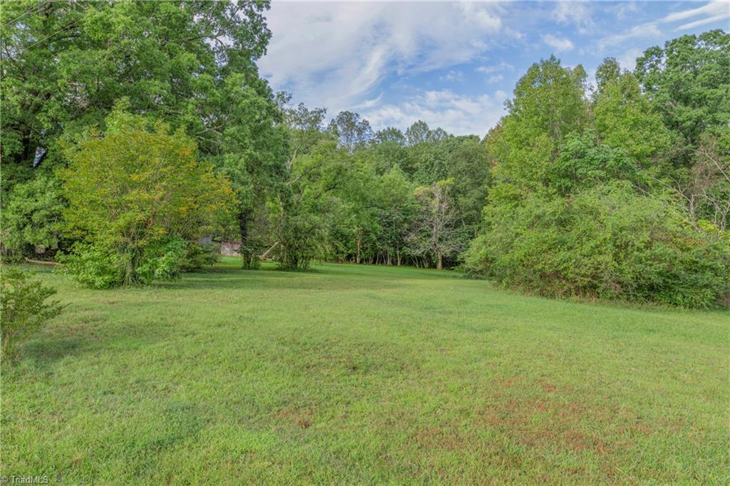 737 Joyce Circle High Point, NC 27265 - Photo 7 of 37