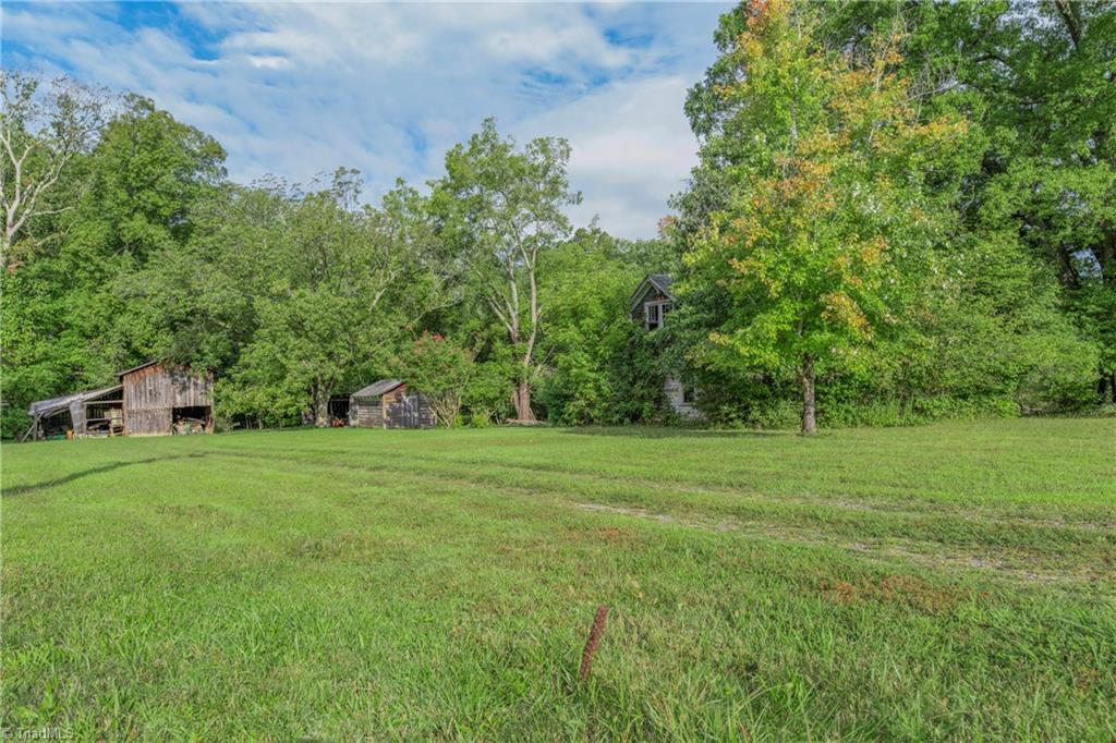 737 Joyce Circle High Point, NC 27265 - Photo 8 of 37