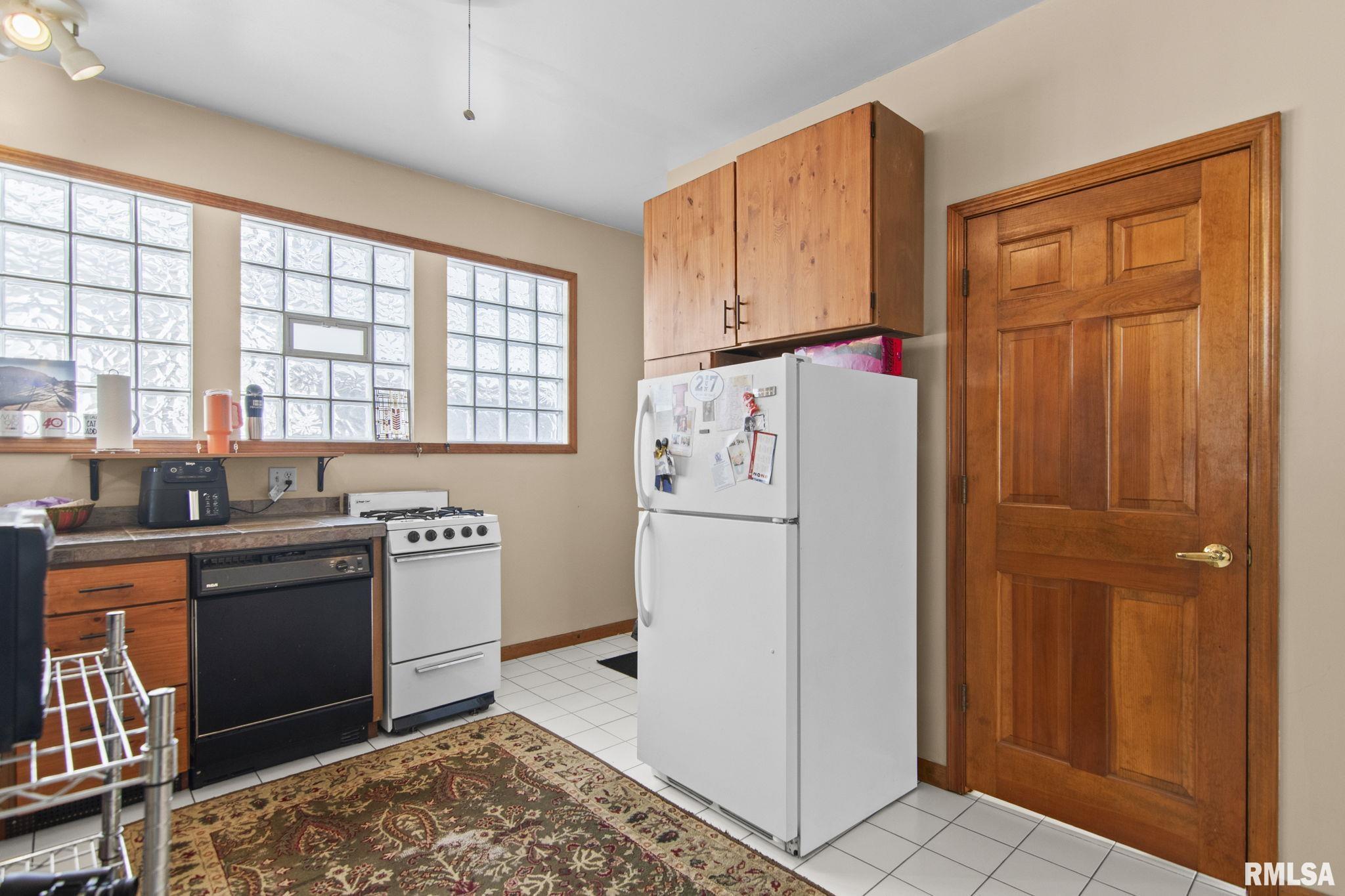 612 South English Avenue Springfield, IL 62704 - Photo 11 of 27