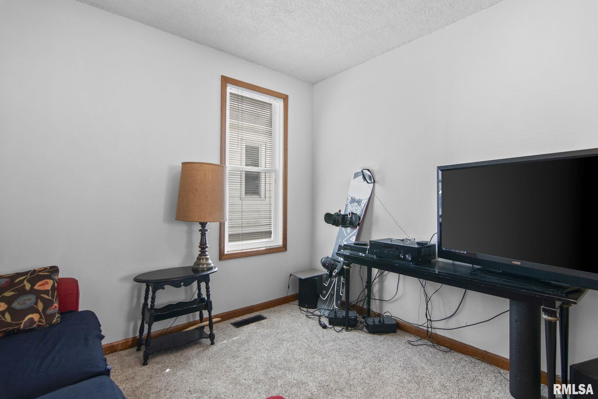 612 South English Avenue Springfield, IL 62704 - Photo 14 of 27