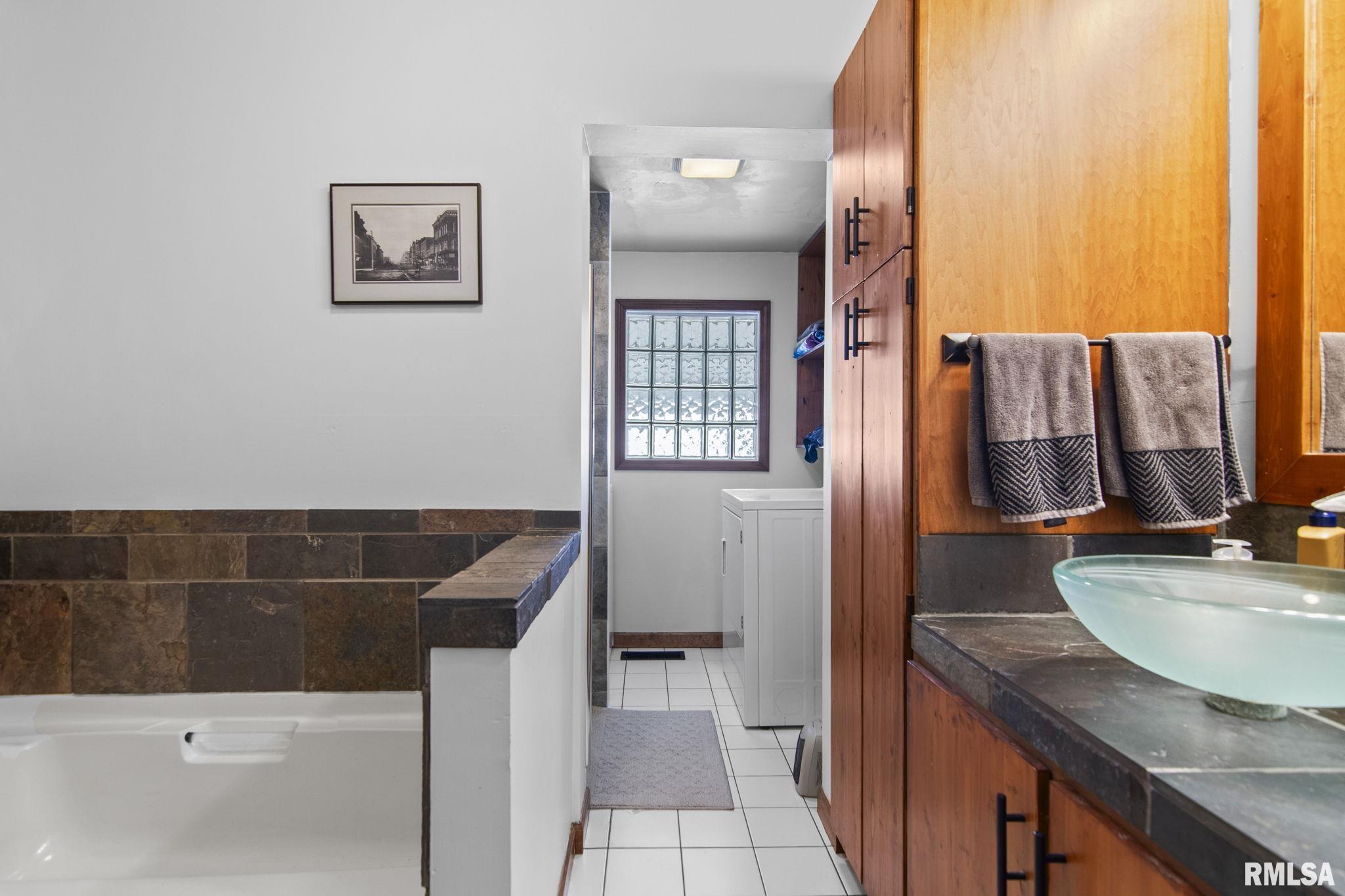 612 South English Avenue Springfield, IL 62704 - Photo 15 of 27