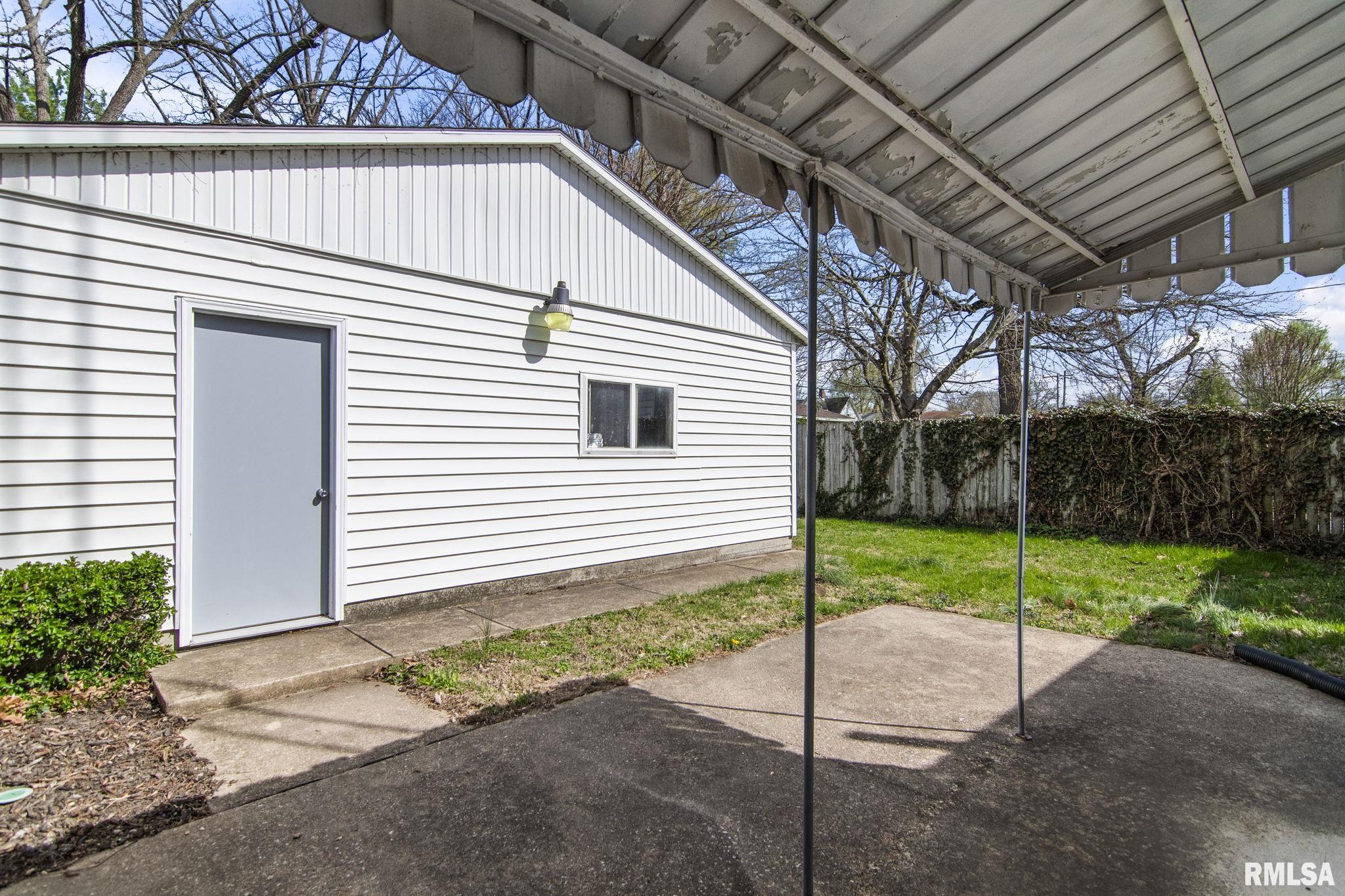 612 South English Avenue Springfield, IL 62704 - Photo 24 of 27