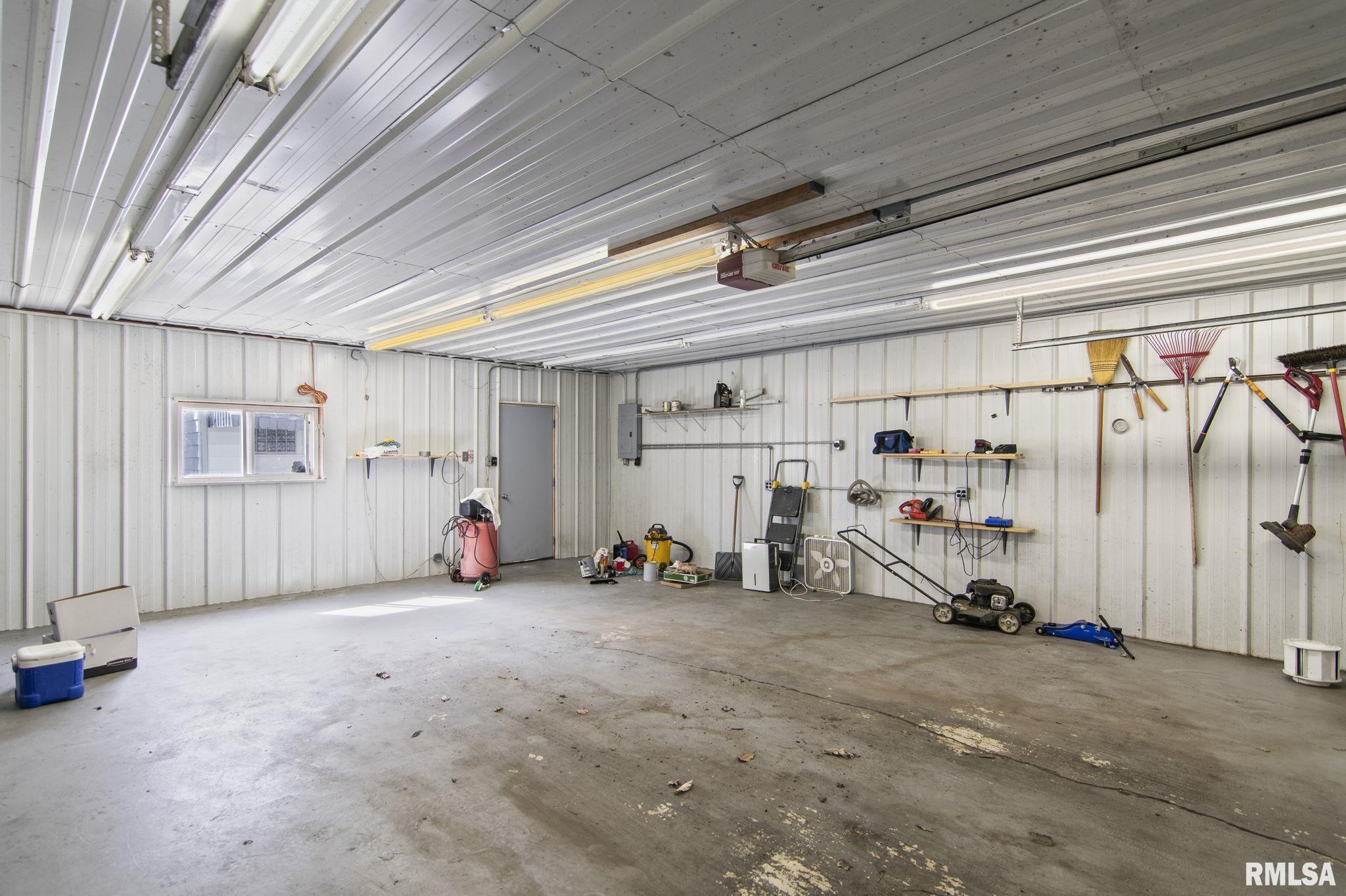 612 South English Avenue Springfield, IL 62704 - Photo 26 of 27