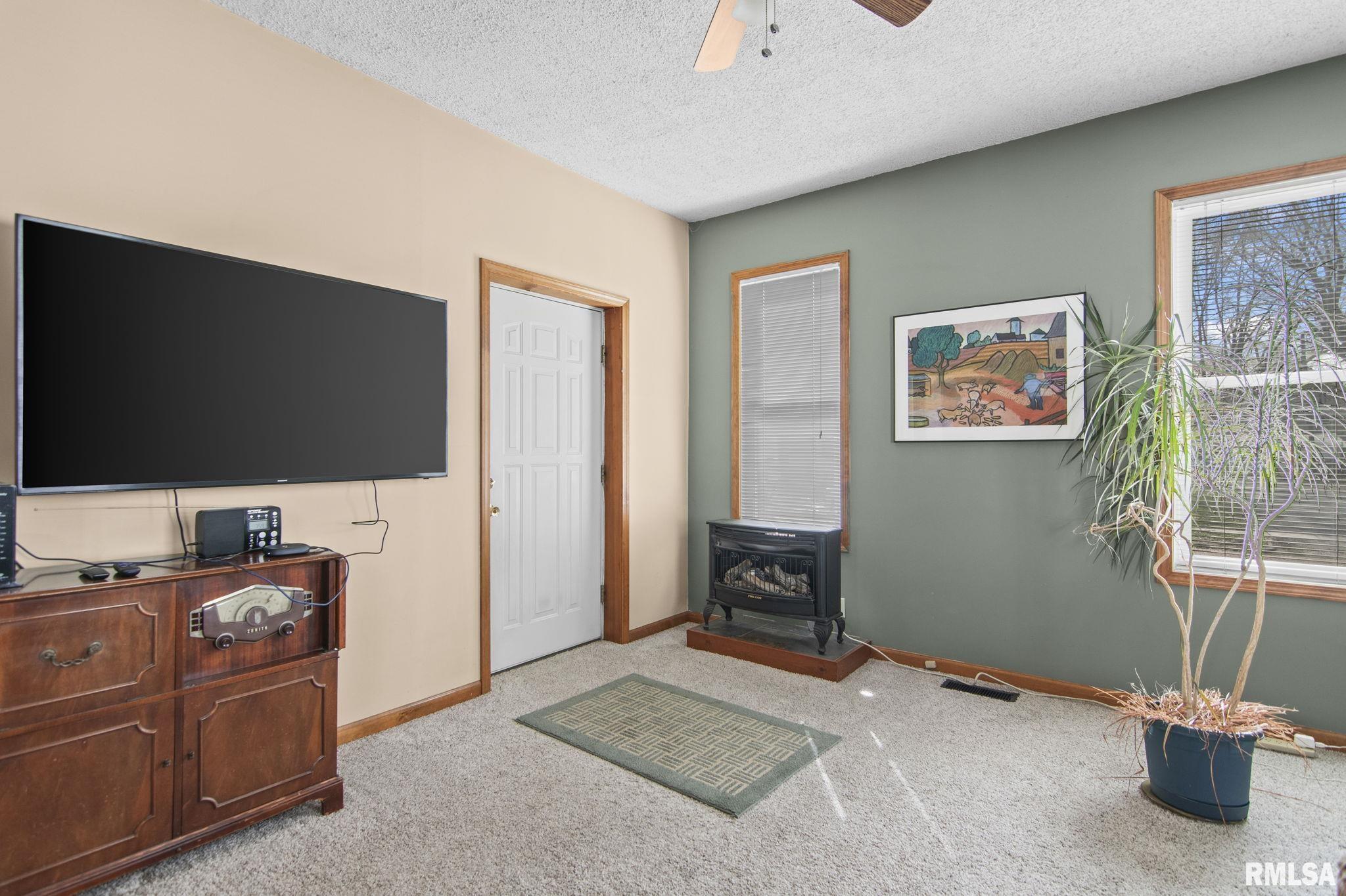 612 South English Avenue Springfield, IL 62704 - Photo 5 of 27