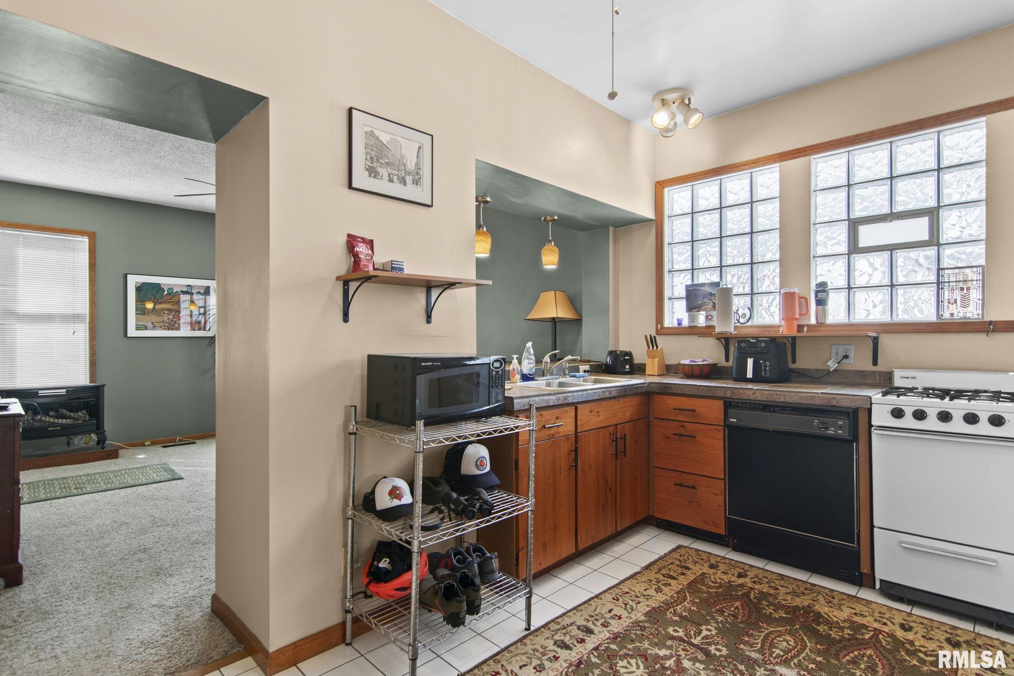 612 South English Avenue Springfield, IL 62704 - Photo 8 of 27