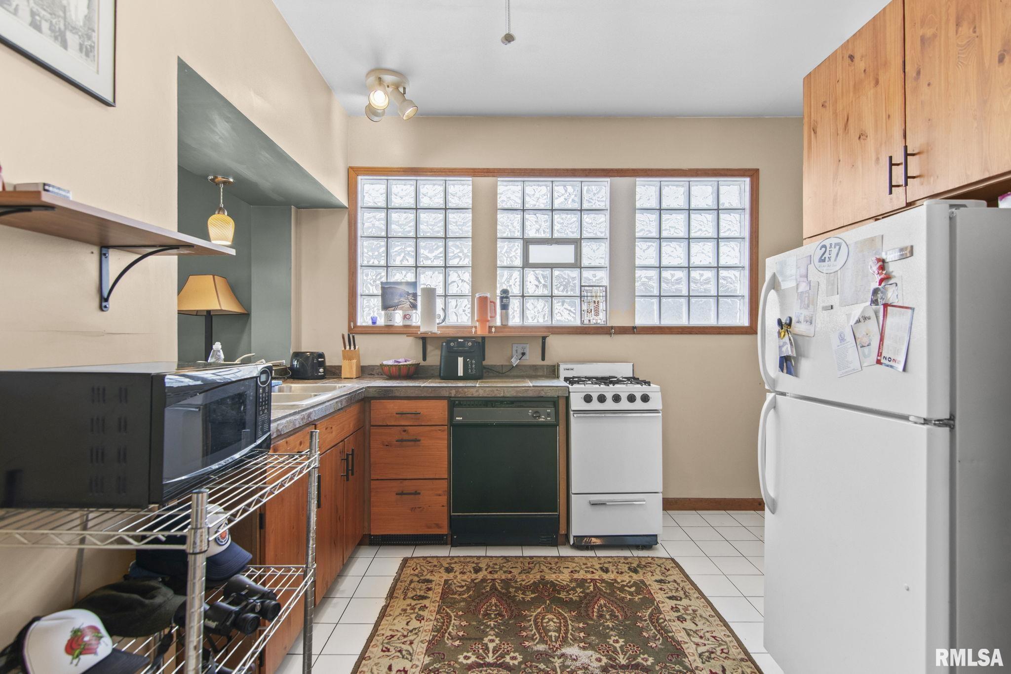 612 South English Avenue Springfield, IL 62704 - Photo 9 of 27