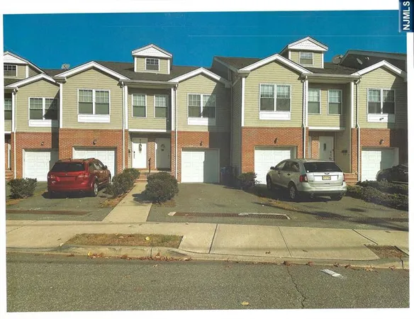 $3,250 | 102 Berry Street, Unit 5, Hackensack, NJ 07601