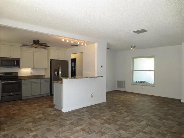 $2,600 | 2820 Lomond Drive, Palm Harbor, FL 34684