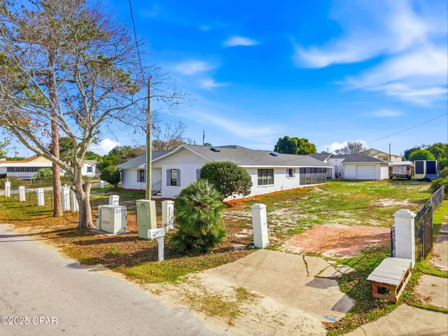 $1,200,000 | 224 East Lakeshore Drive, Panama City Beach, FL 32413