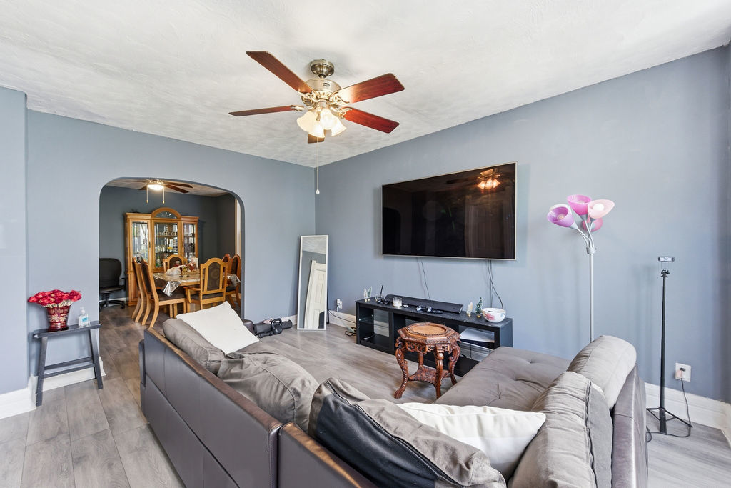 6433 South Aberdeen Street Chicago, IL 60621 - Photo 2 of 40