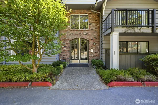 $299,950 | 8025 234th Street Southwest, Unit 120, Edmonds, WA 98026