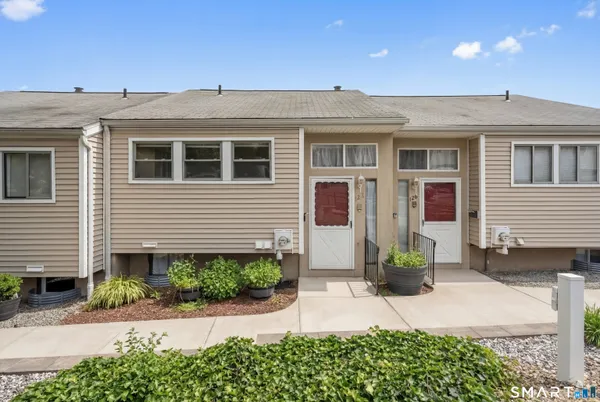 $209,900 | 128 Shepards Knoll Drive, Unit 128, Hamden, CT 06514