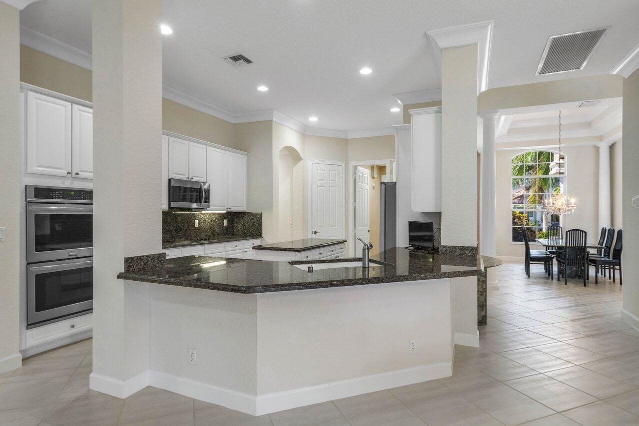 21175 Falls Ridge Way Boca Raton, FL 33428 - Photo 14 of 68 107-21175FallsRidgeWay-BocaRaton-FL-3342