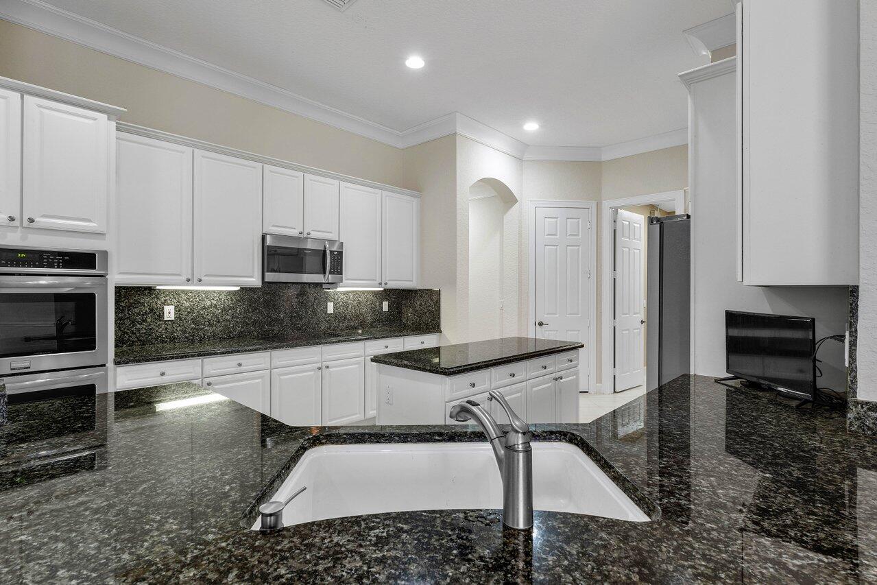 21175 Falls Ridge Way Boca Raton, FL 33428 - Photo 15 of 68 108-21175FallsRidgeWay-BocaRaton-FL-3342