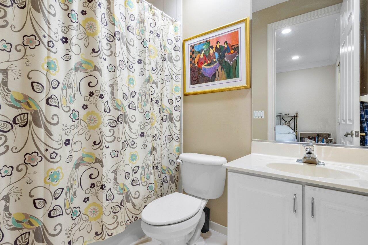 21175 Falls Ridge Way Boca Raton, FL 33428 - Photo 32 of 68 123-21175FallsRidgeWay-BocaRaton-FL-3342