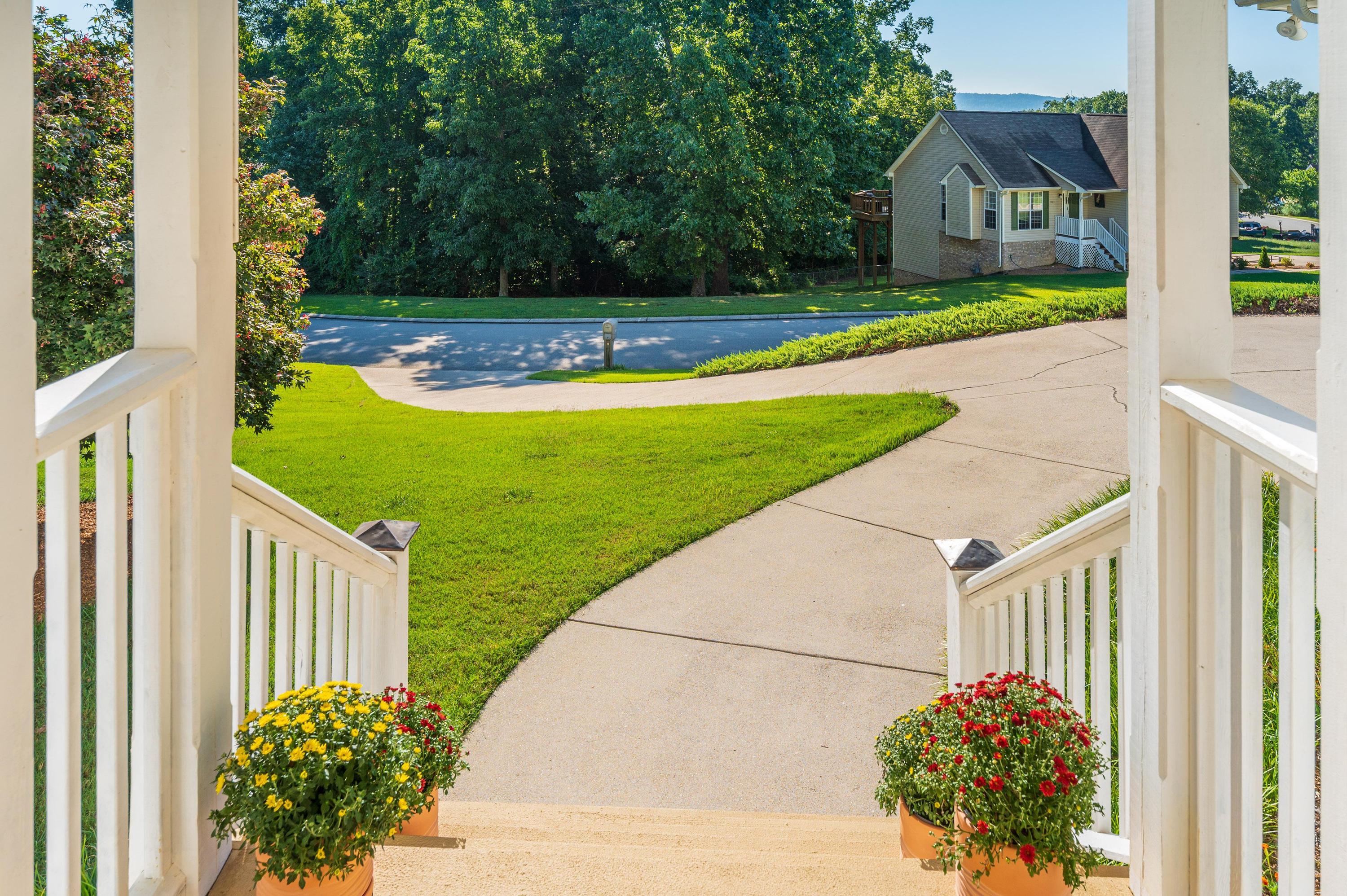9942 Fielding Road Ooltewah, TN 37363 - Photo 11 of 38 Front Porch View