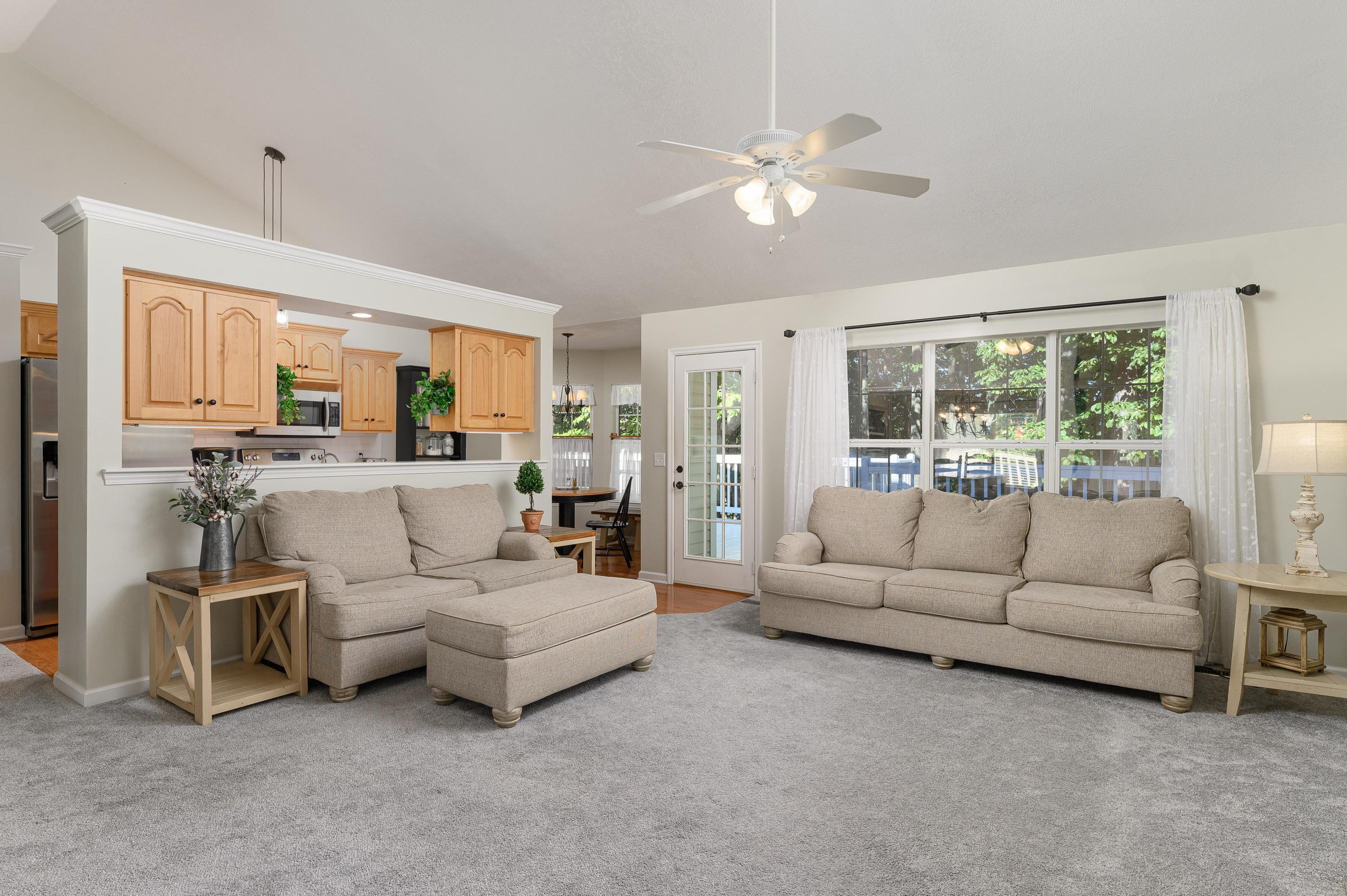 9942 Fielding Road Ooltewah, TN 37363 - Photo 21 of 38 Living Room
